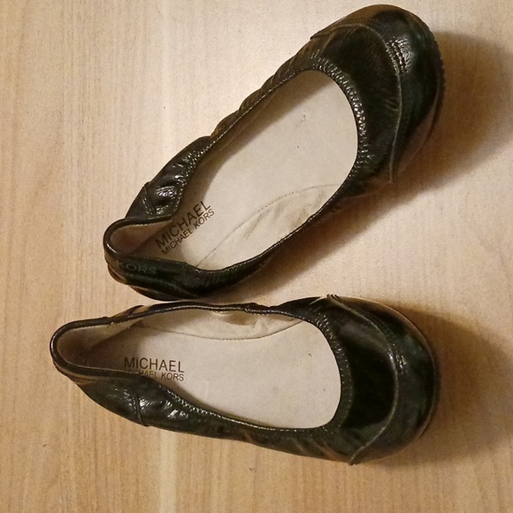 MICHAEL Michael Kors Black Patent Leather Ballet Flats in Size 7M - Picture 1 of 6